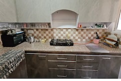 Cozy Private Room & Bath-Pool, WiFi & Caring Hosts, Greater Noida