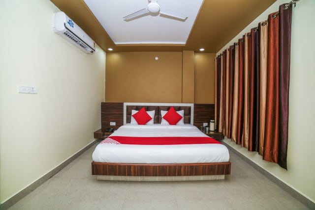 Sanskar Guest House - Tap to explore photos