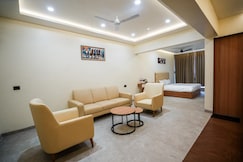 CHINTAMANI LODGING, Sangli