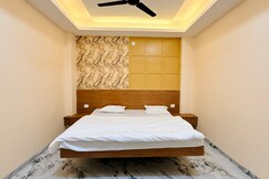 Hotel GURUKRIPA mhow, Indore