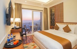 Luxury Room With Balcony ( Valley View )