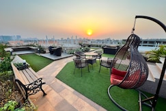 Juhu Getaway with Rooftop Pad, Mumbai