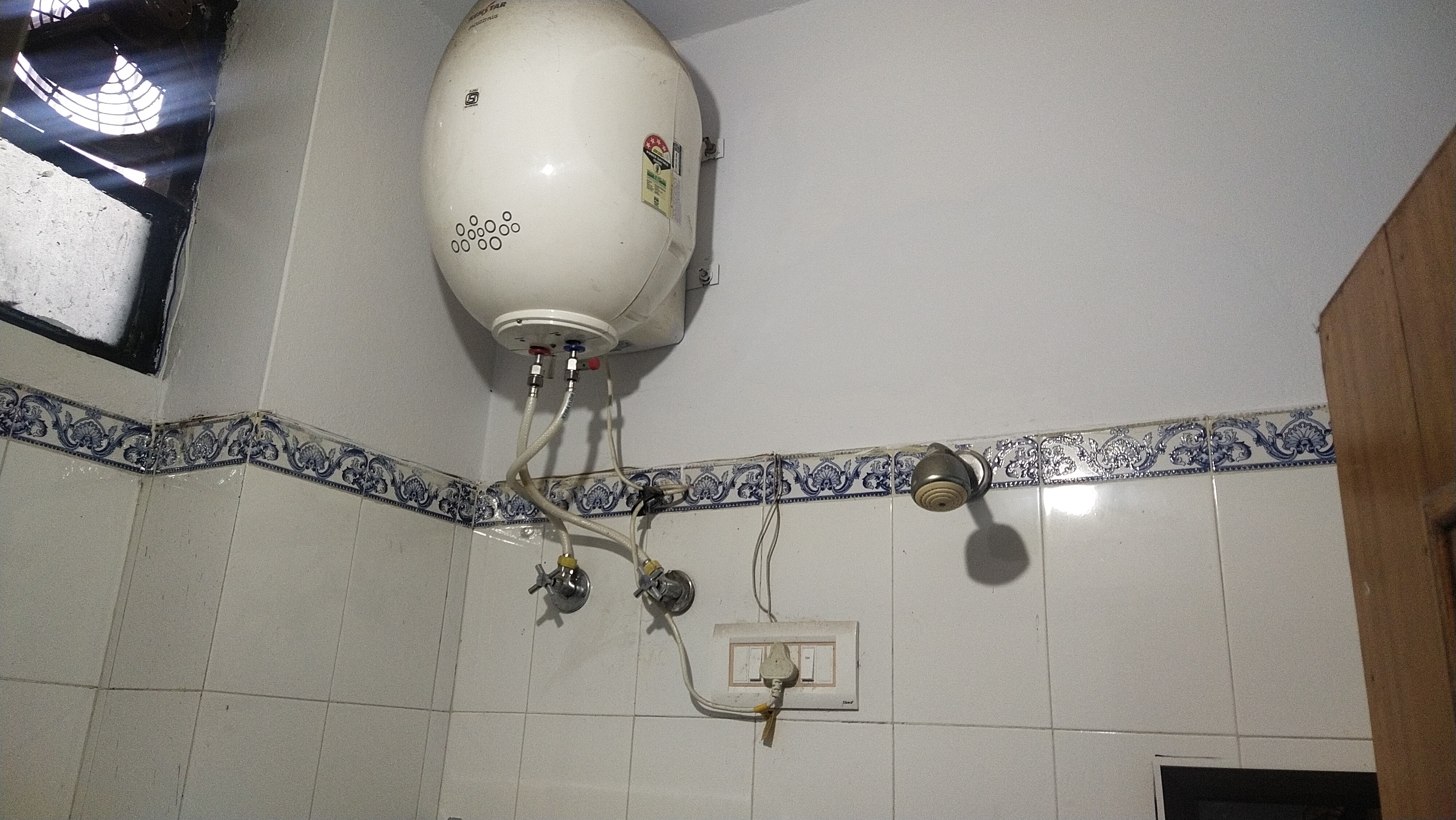 HOTEL SAROVAR INN - Tap to explore photos