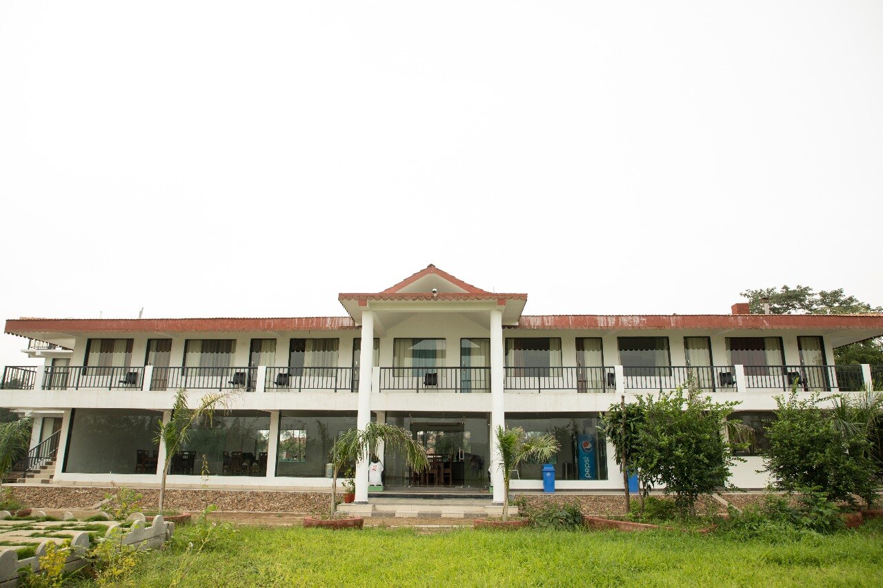 Aawas At Madhai Hoshangabad Inr 820 Off 3600 Resort - 