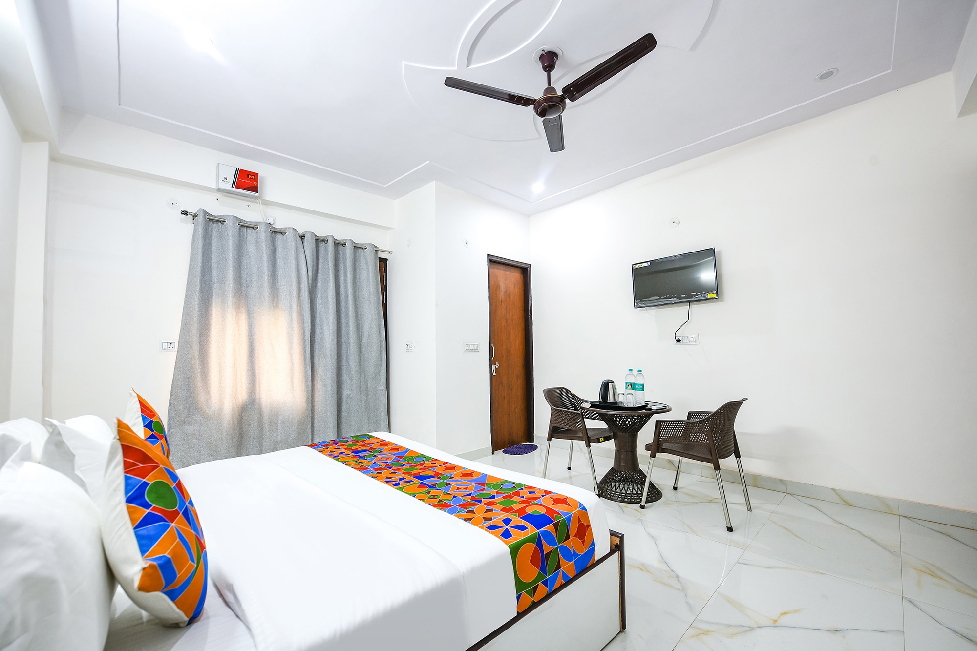 FabHotel The Yashobhumi - Nr. Yashobhoomi Convention Centre - Tap to explore photos