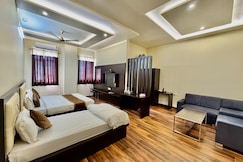 RR Hotel, Narnaul