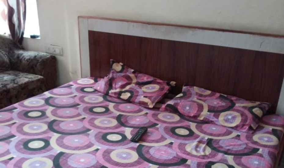 Aashiana Guest House - Tap to explore photos
