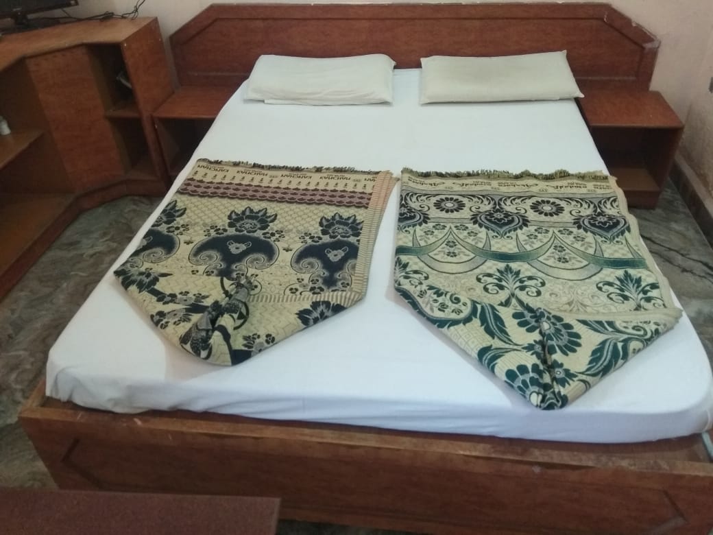 KAMAT LODGE GOKARNA - Tap to explore photos