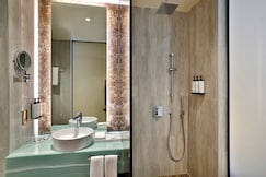 voco DUBAI NICE THE HEART OF EUROPE by IHG, Dubai