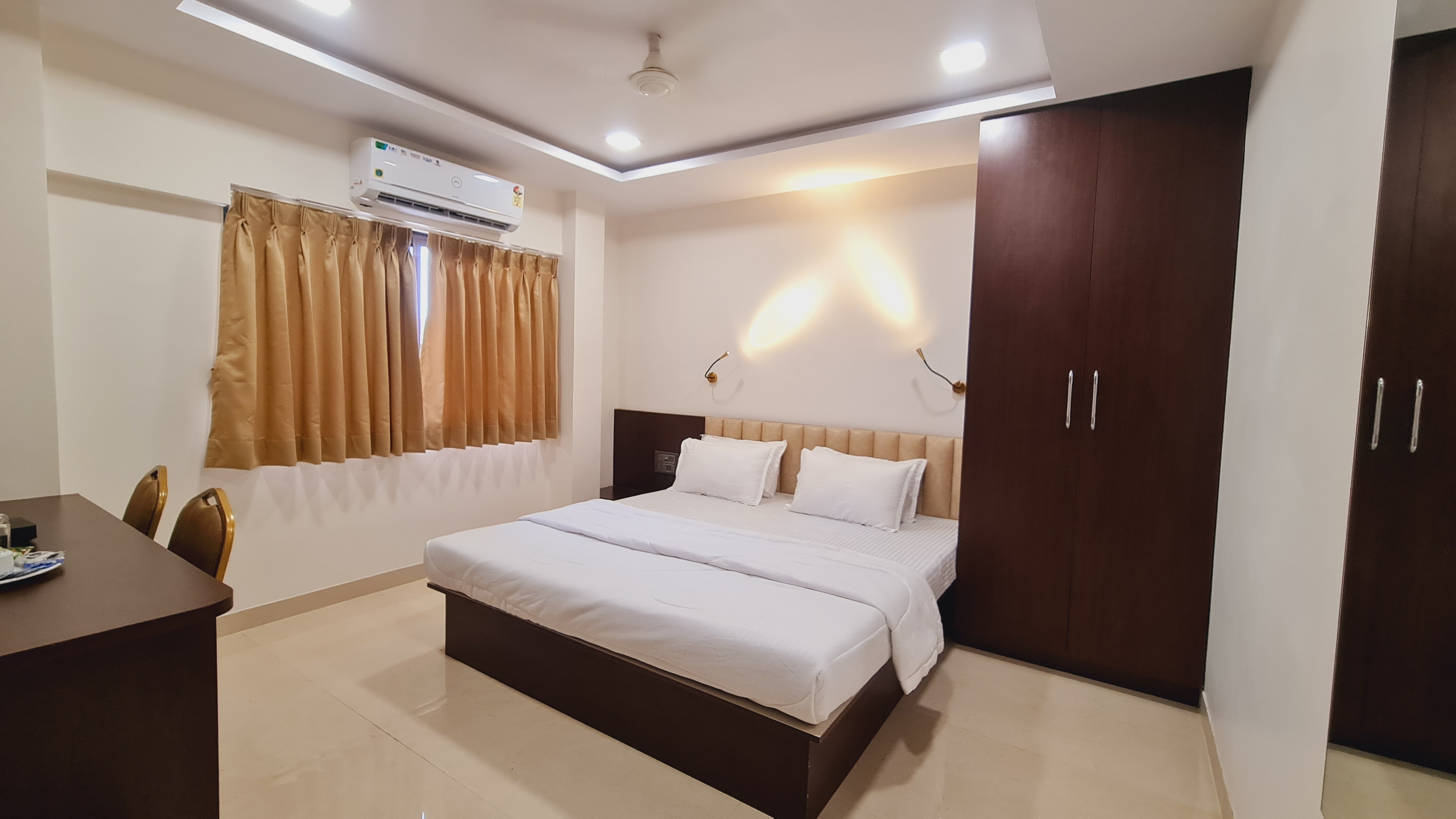 Deluxe AC Room 1