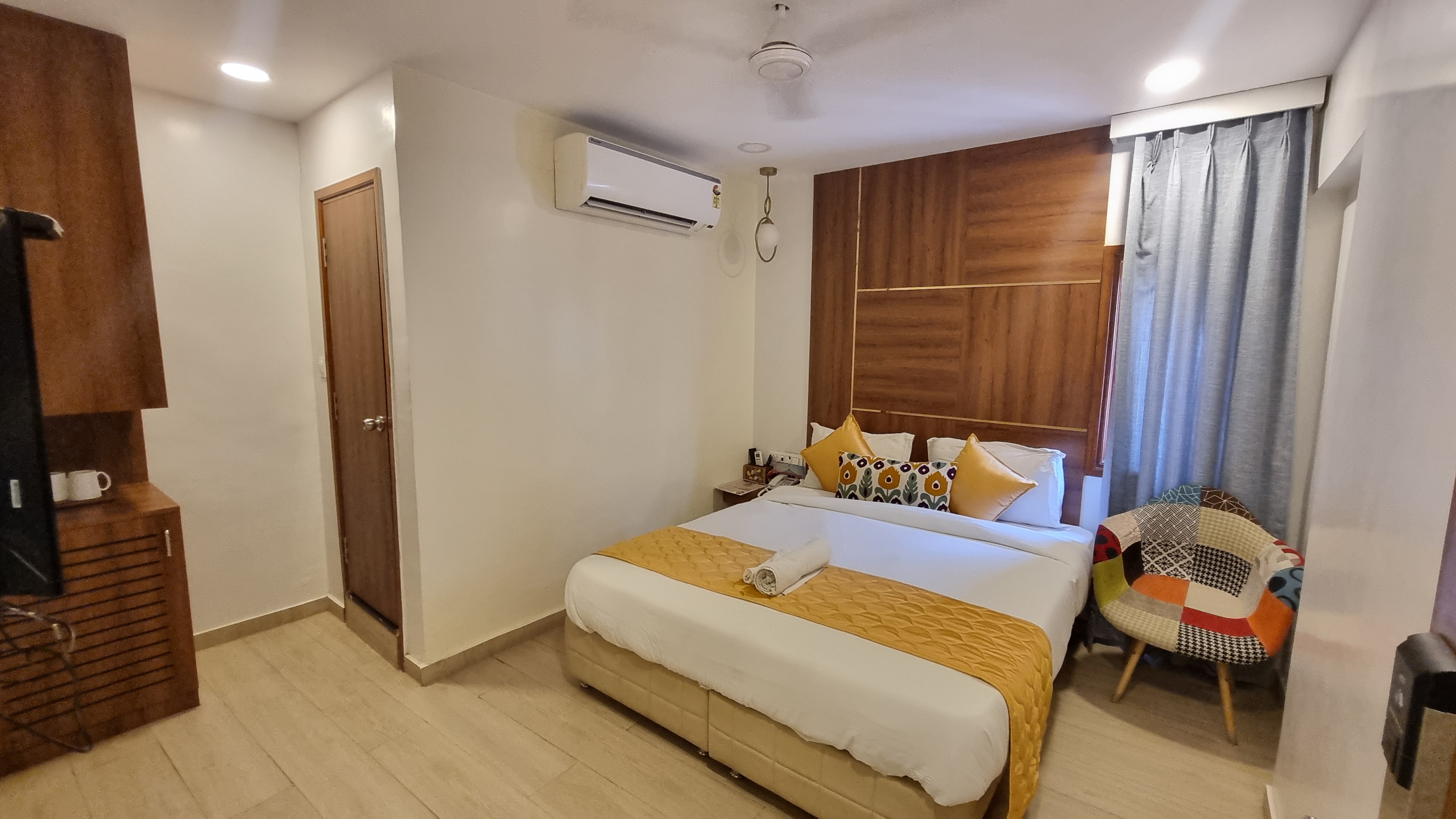 Hotel Hinduja Empire - Tap to explore photos