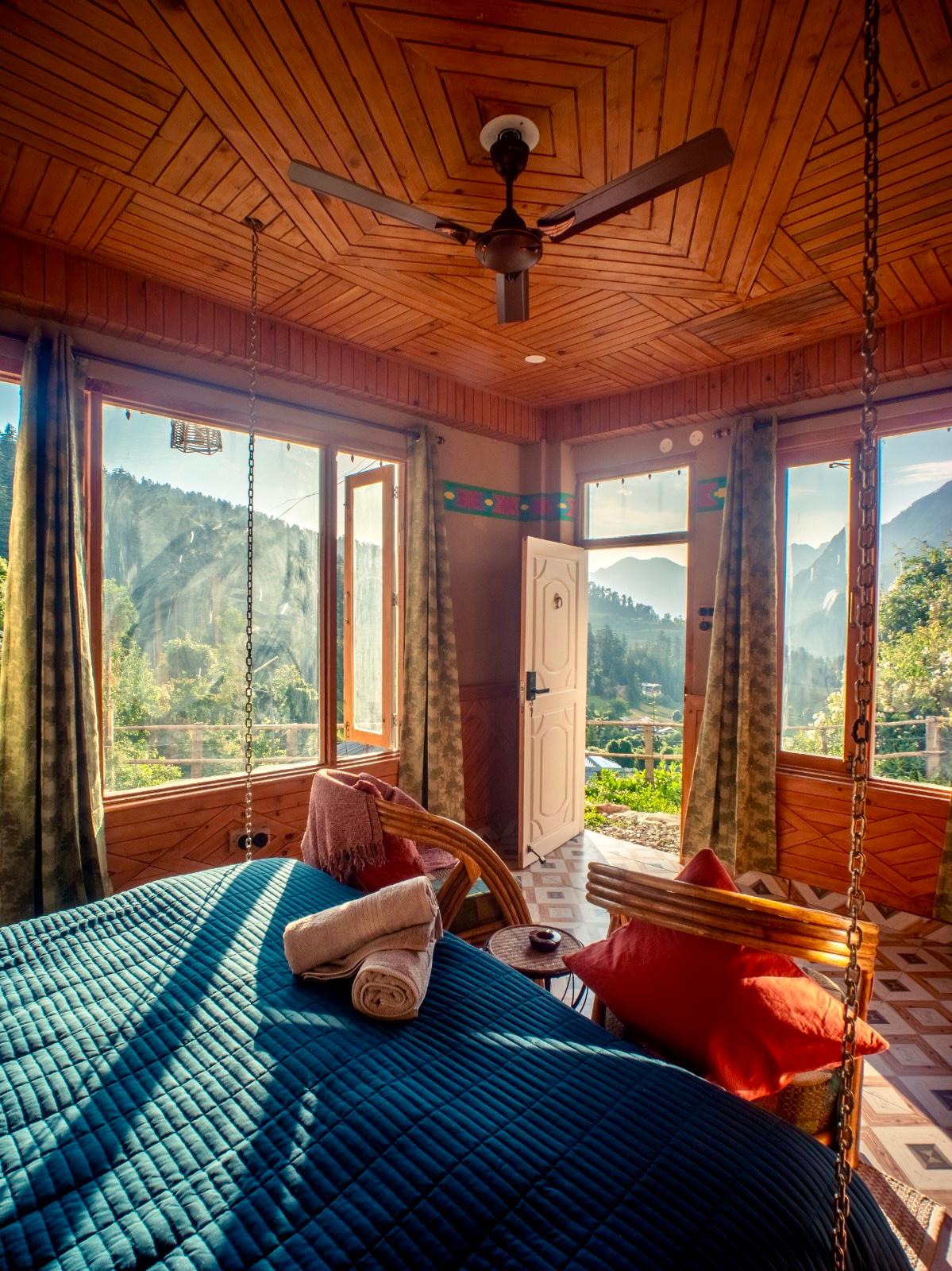 Hiraeth- Boutique Chalet - Tap to explore photos