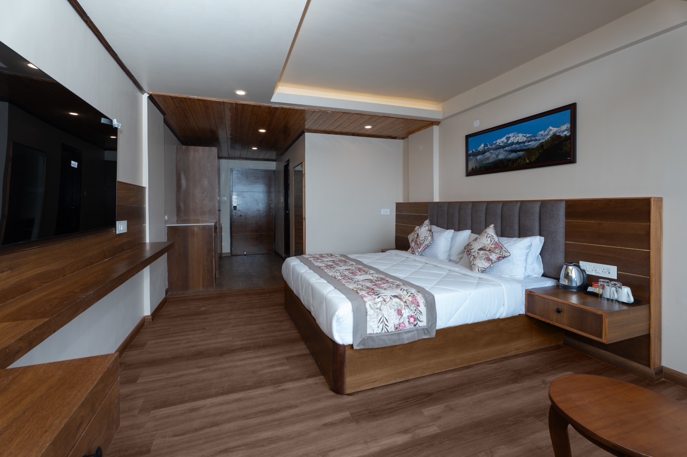 SMARTLUTH HOSPITALITY SERVICES PRIVATE LIMITED - Tap to explore photos