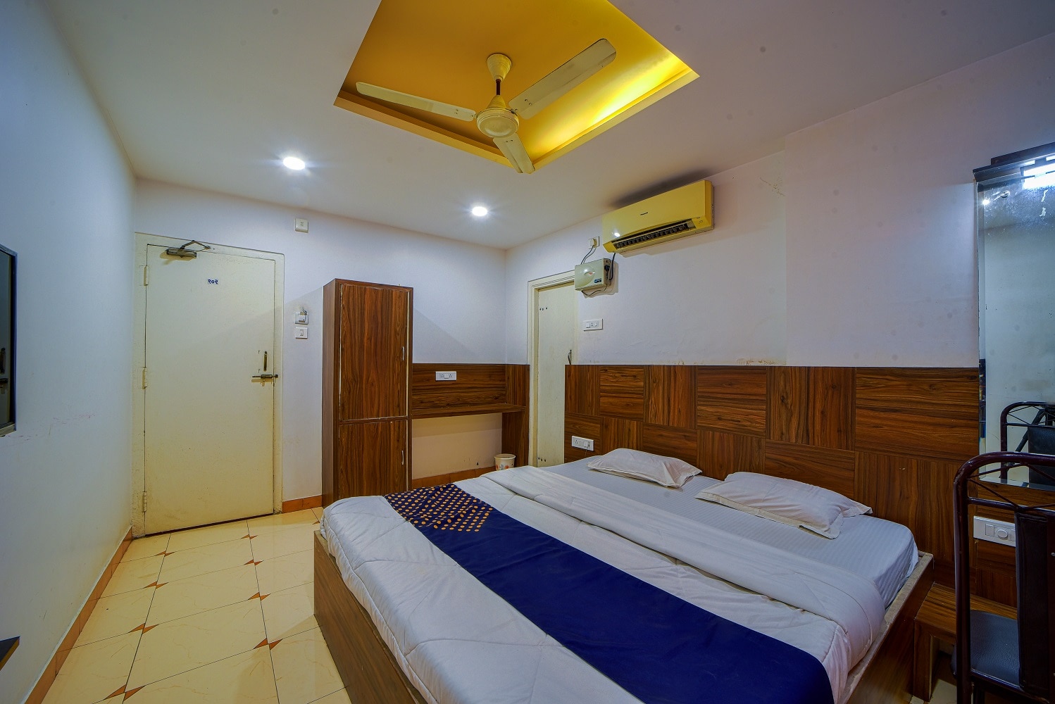 Hotel Anand Deluxe 5