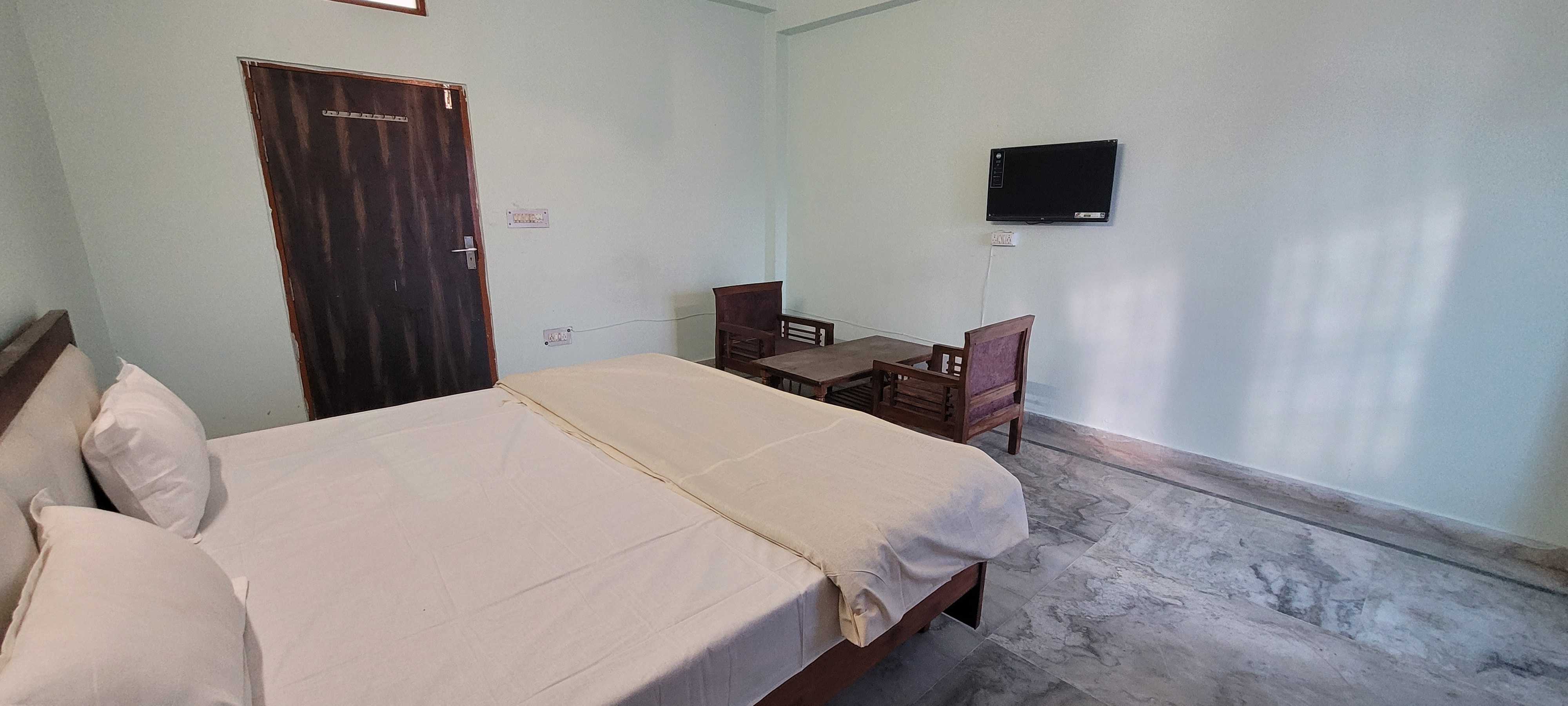 Hotel Shubh Inn - Tap to explore photos