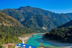 Luxurious 2BHK River View Pool Aloha on the Ganges, Rishikesh