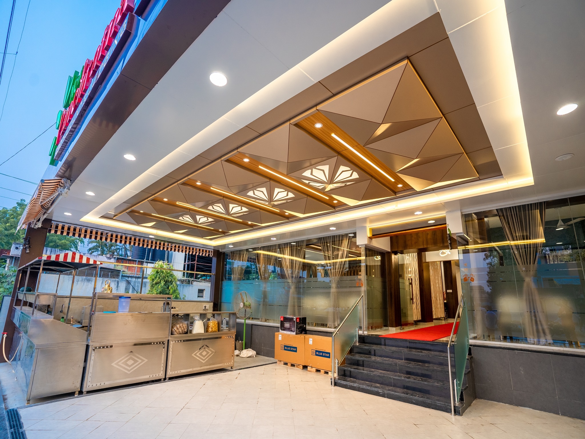 Hotel New Panchratna - Tap to explore photos