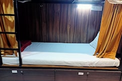 Golden View Dormitory, Mumbai