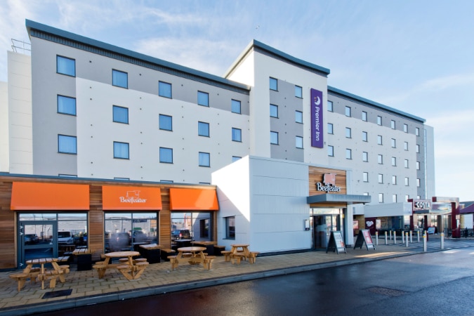 Premier Inn Reading Gateway - Tap to explore photos