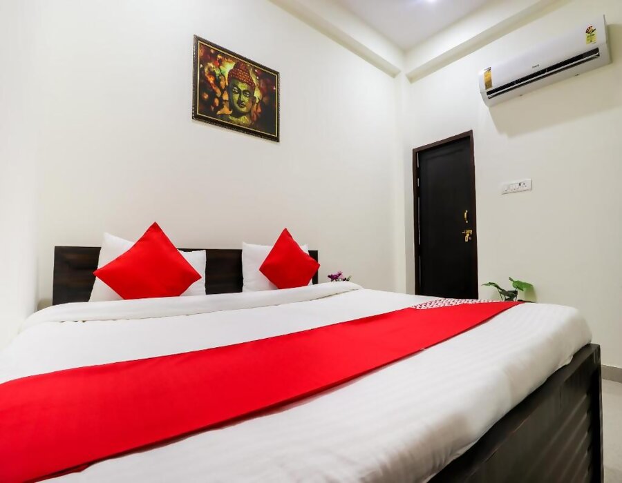 Hotel Phenix Inn - Tap to explore photos