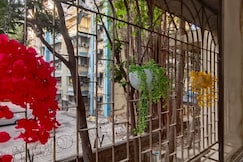 A chic 1 5 BHK in Juhu vintage style, Mumbai