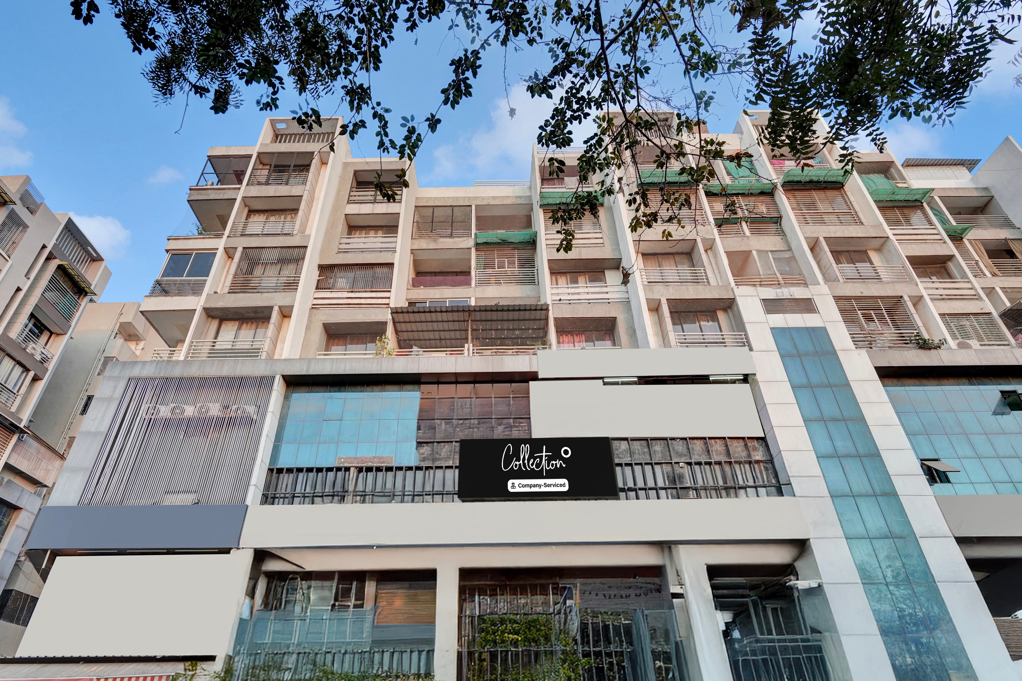 Super Collection O Kudasan Gandhinagar Formerly Hotel Royal Mansion - Tap to explore photos