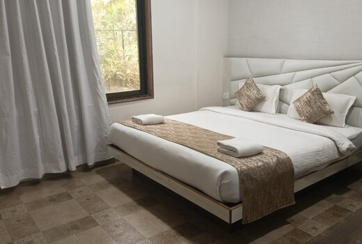 Casa Vinte E1 Stylish Apartment with a Private Pool near Baga