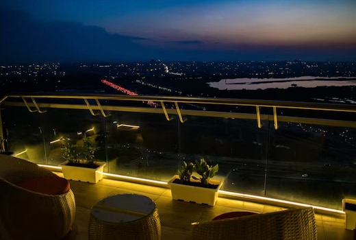 Luxurious Studio At  Supernova Noida