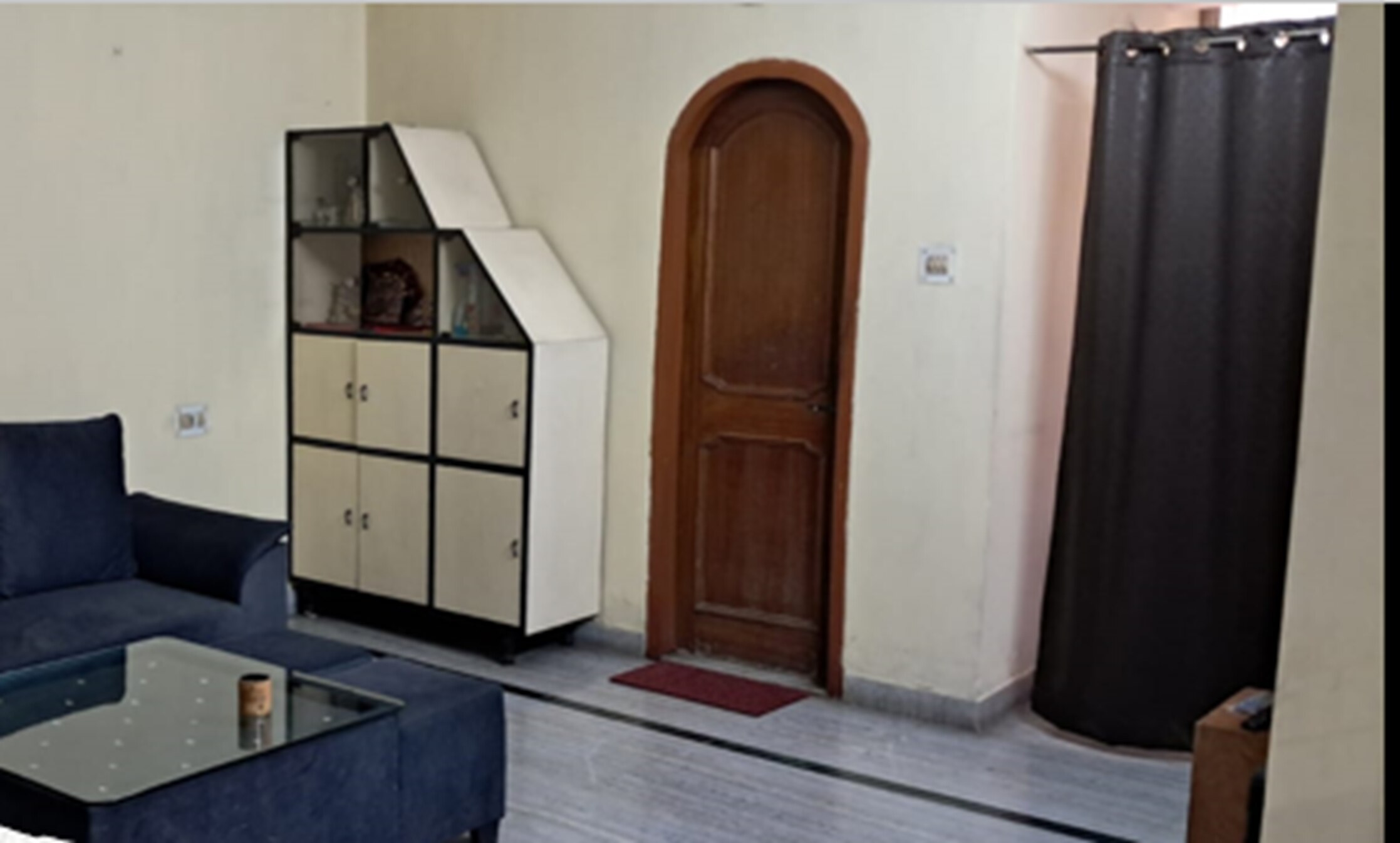 SMS Guest House- Shanti Hari 1-H - Tap to explore photos