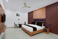 Super Collection O Sector 18 Metro station, Noida