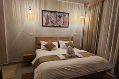 THE BrownStone, Kasol