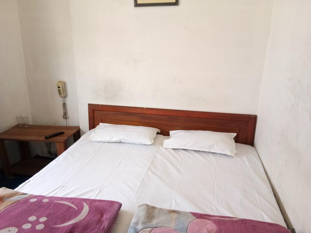 New Parkash Guest House - Tap to explore photos