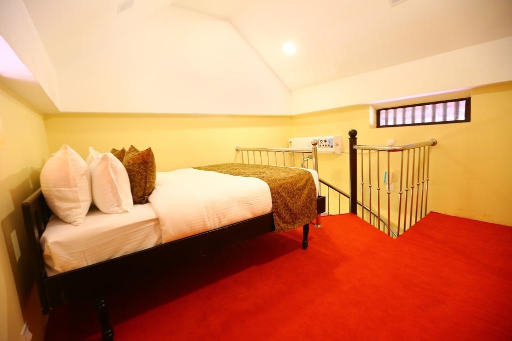GURUVAYOOR HERITAGE HOMESTAY - Tap to explore photos