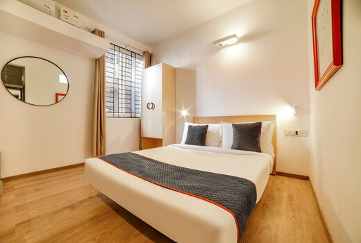 Townhouse Sarvar Hospitality Near Ascendas Park Square Mall