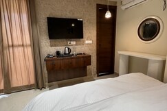 Hill Nest Mountain View Apartments 306, Kanatal