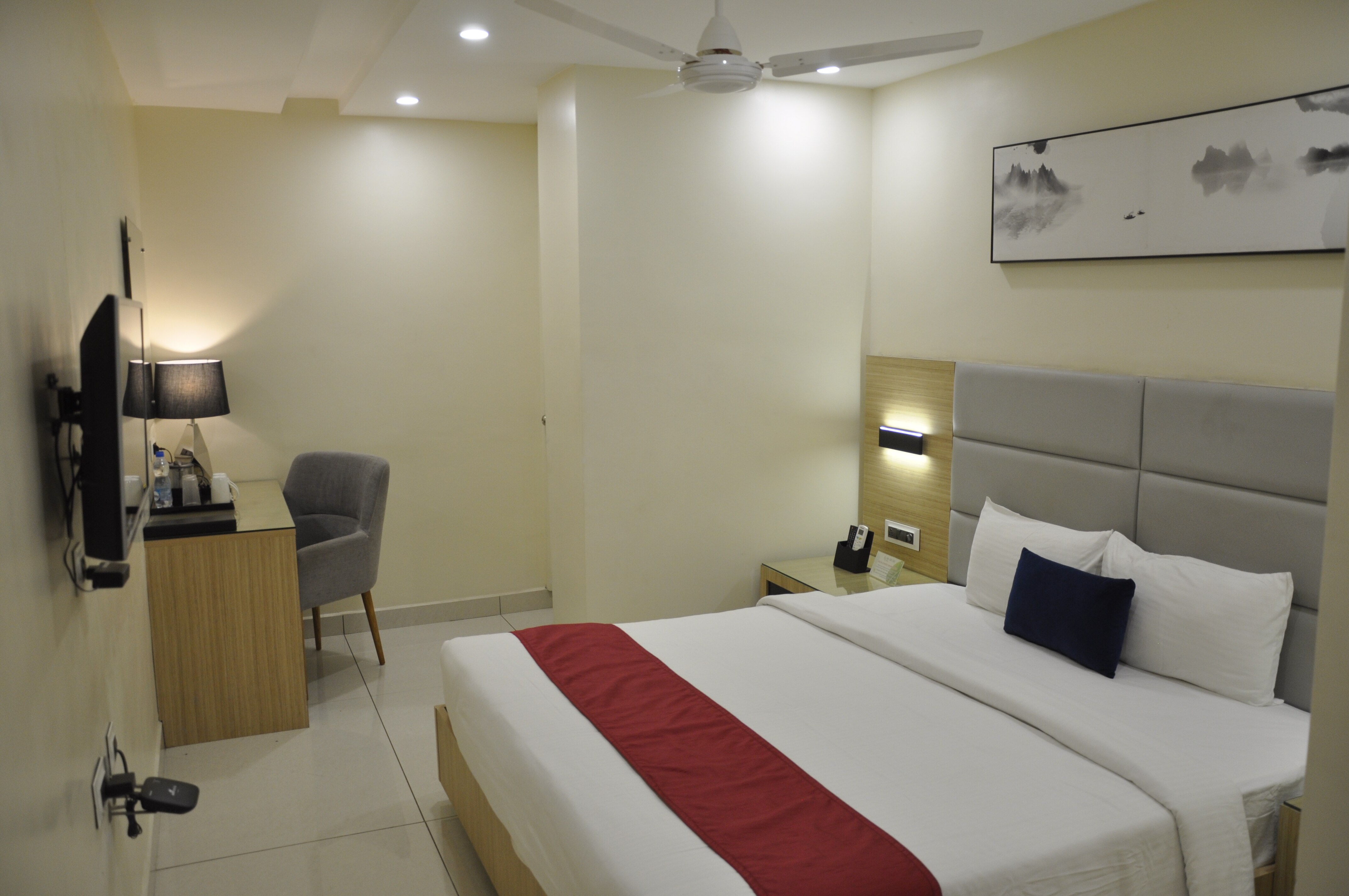 Sri Sri Sri Hotel - Tap to explore photos