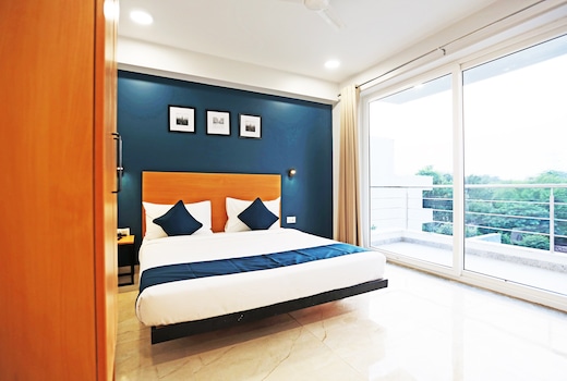 Hotel O Moody Moon Blue