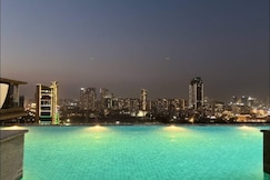 Luxury Skyline Studio Rooftop Pool Balcony, Gurgaon