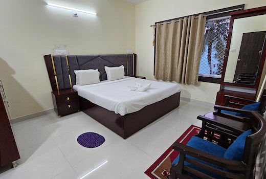 Golden Homes 2BHK Entire Home 500M From Puri Railway Station