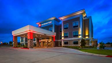 Best Western Plus Bay City Inn & Suites - Tap to explore photos