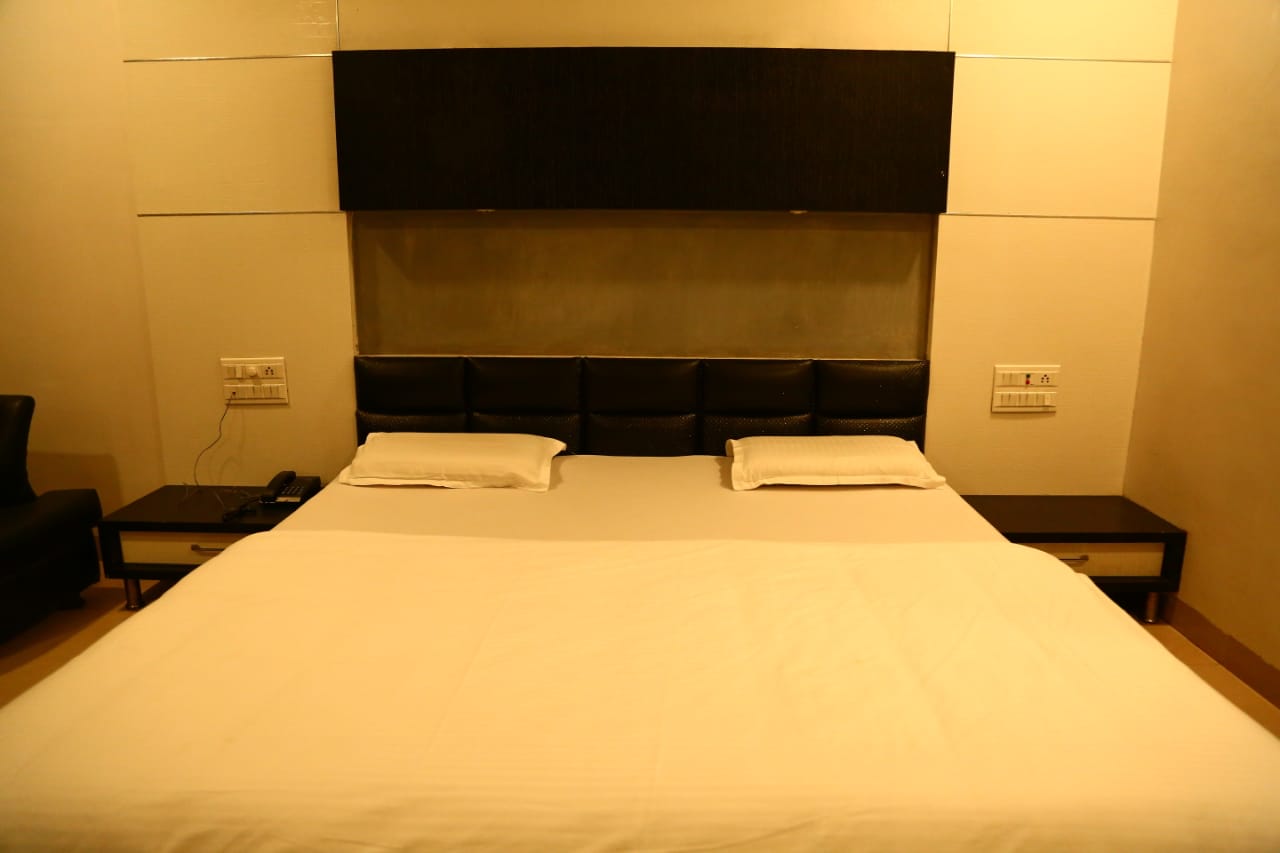Hotel kesar residency - Tap to explore photos