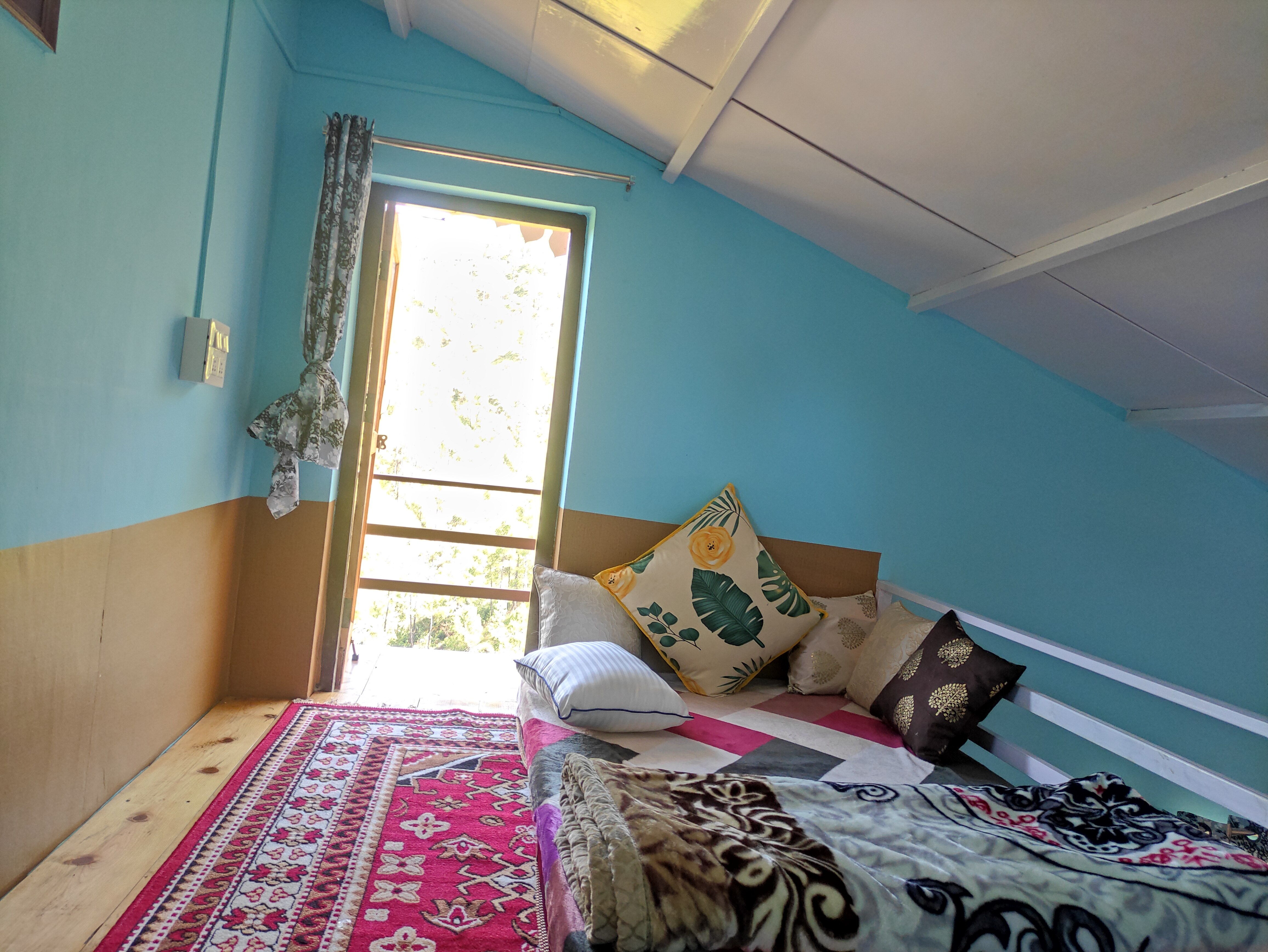 British homestay - Tap to explore photos