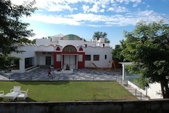 Casa Blanca Resort, Sanand