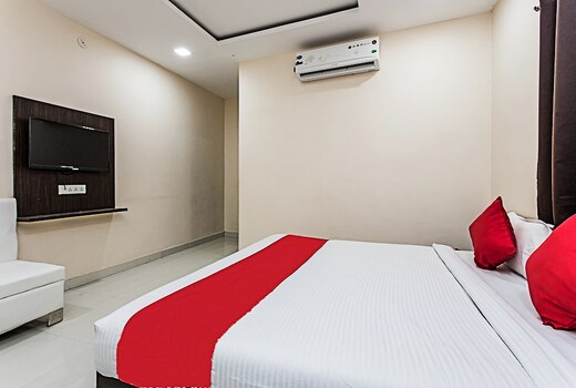 Hotel Shree Aaradhy