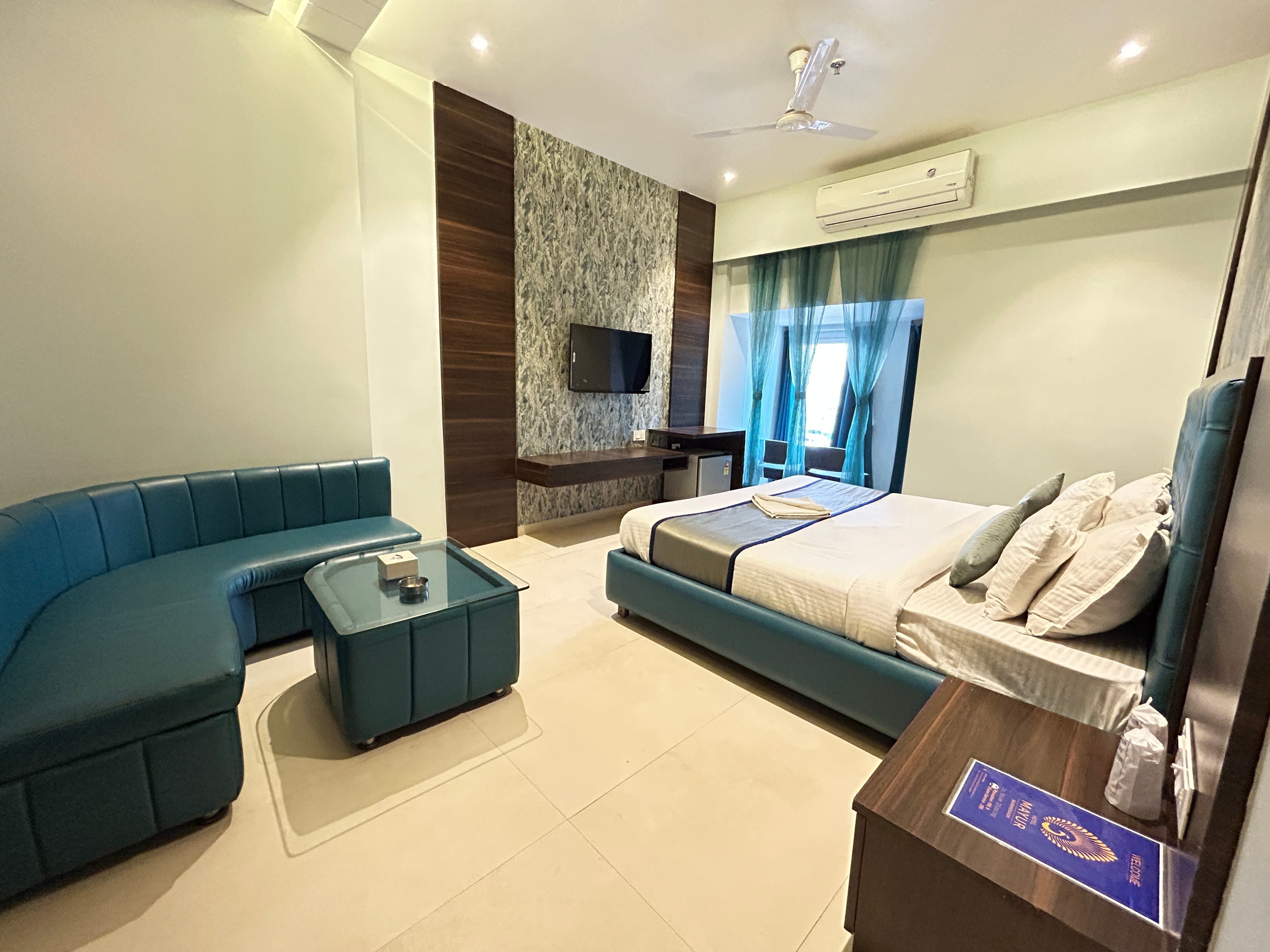 Aceotel Select Mayur - Tap to explore photos