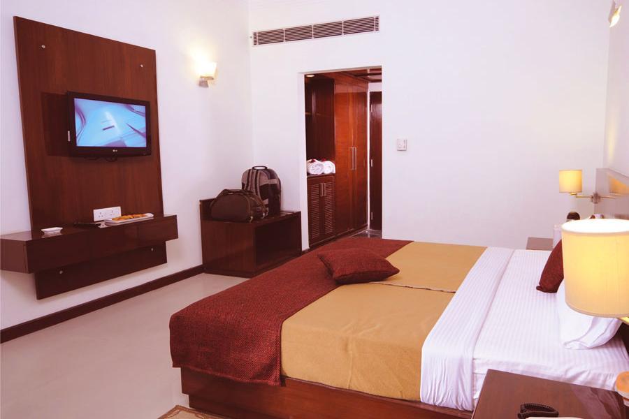 Hotel Sobti Continental - Tap to explore photos