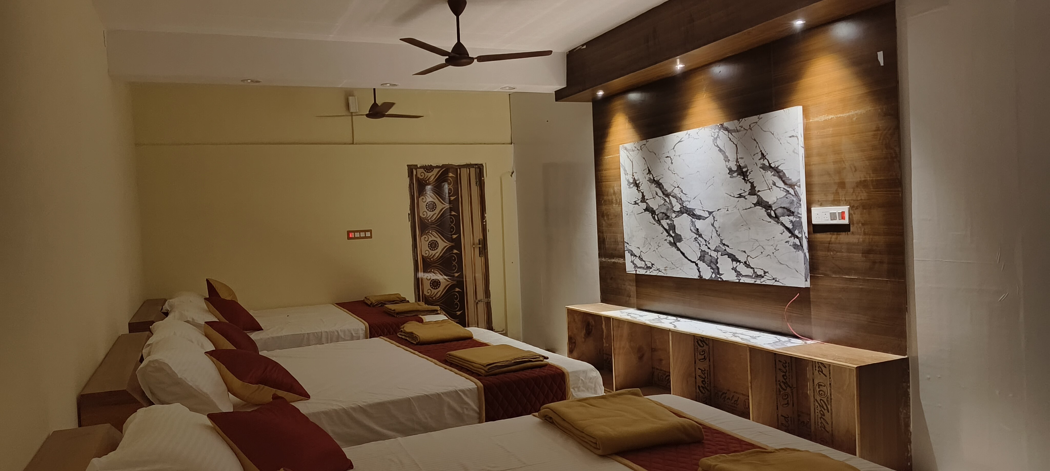Thirumathi Mahal& Residency - Tap to explore photos