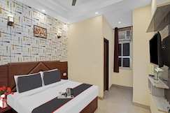 Hotel O Moon Hotel, Noida