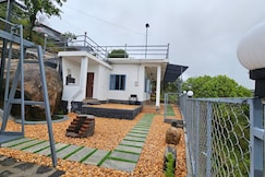 The Lobo's Inn, Kuttikkanam