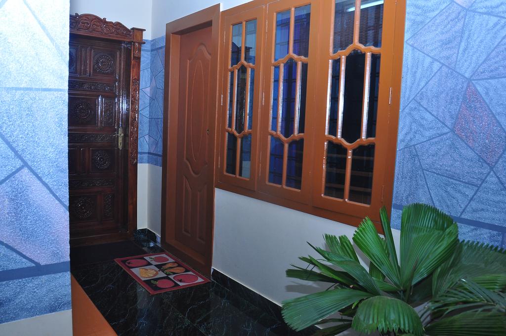 Madathi Home Stay  - Tap to explore photos
